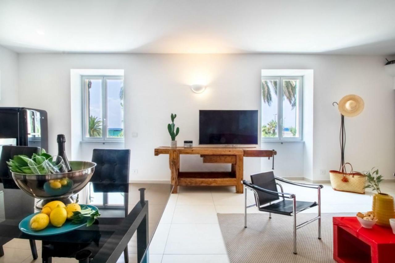 Casa Giulia - Apartment Beachfront With 2 Bedrooms, Air Conditioning And Private Parking, Just 30 Meters From The Beach Sestri Levante Zewnętrze zdjęcie