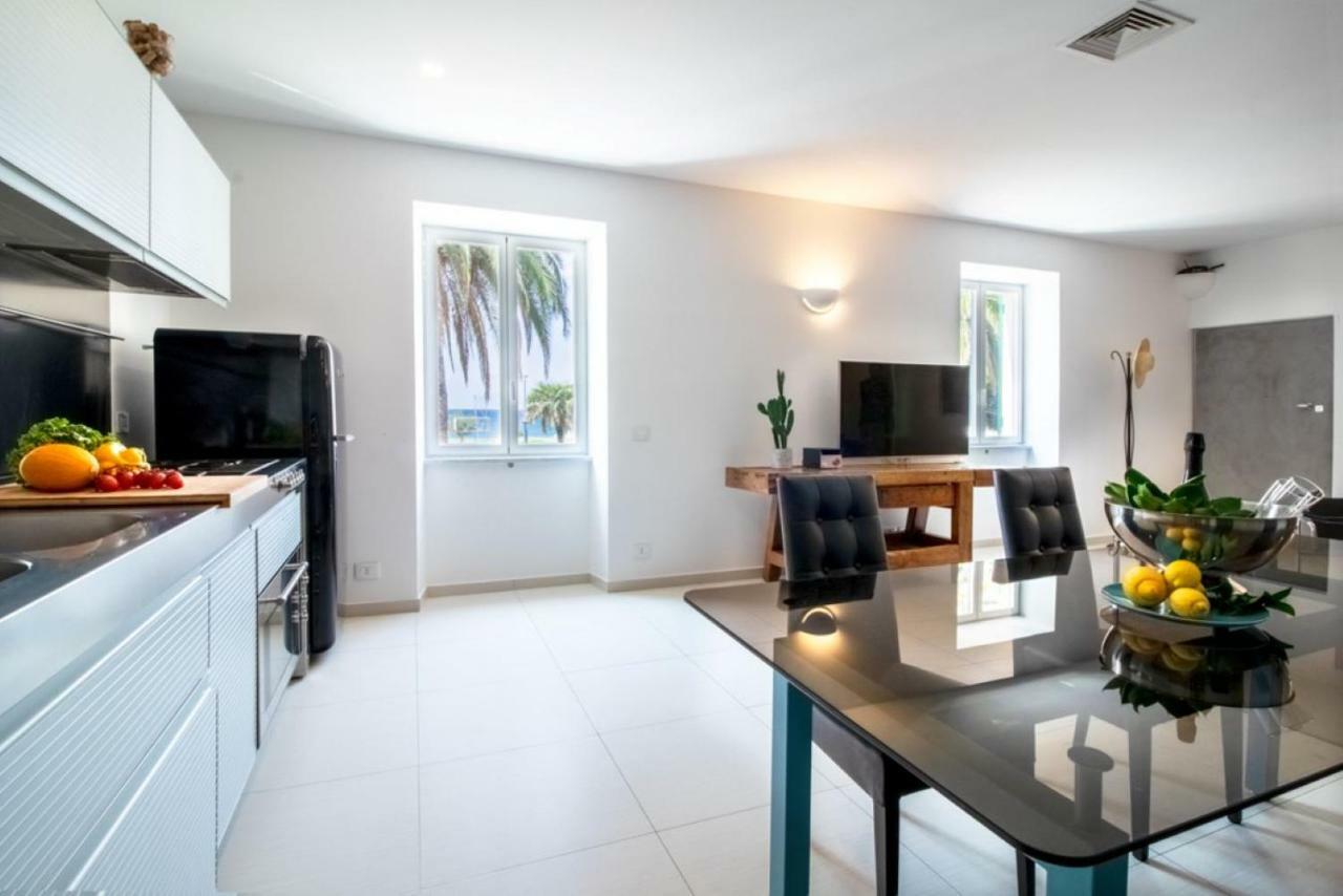 Casa Giulia - Apartment Beachfront With 2 Bedrooms, Air Conditioning And Private Parking, Just 30 Meters From The Beach Sestri Levante Zewnętrze zdjęcie
